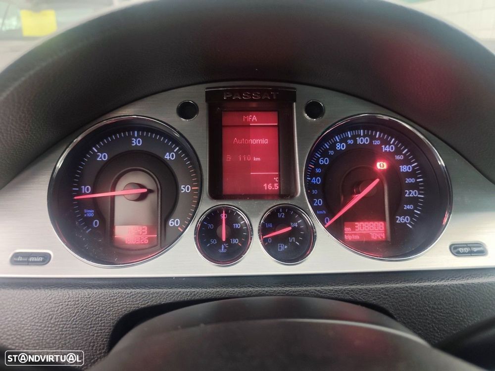 VW Passat Variant 2.0 TDI Highline - 20