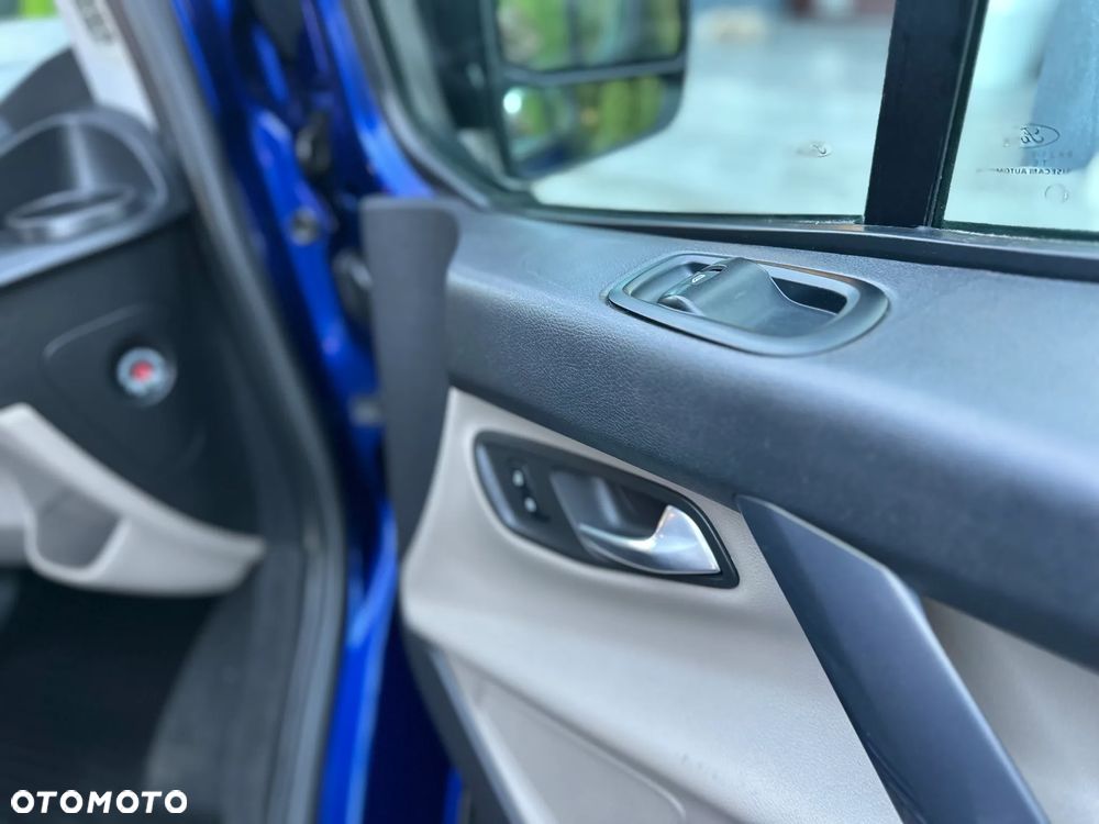 Ford Tourneo Custom 2.0 EcoBlue L1 Trend - 26
