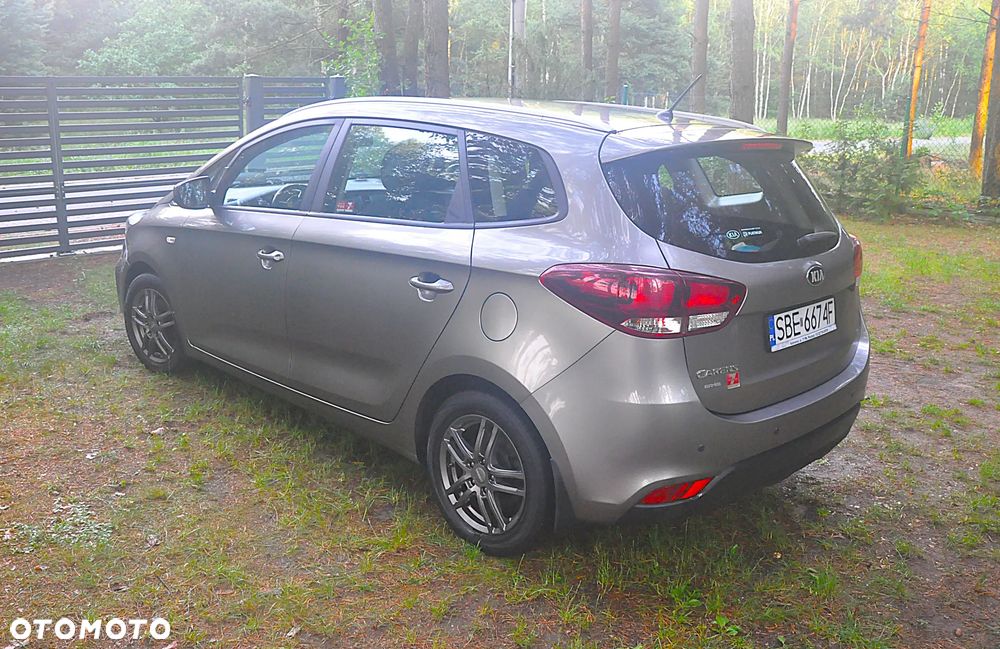 Kia Carens - 7