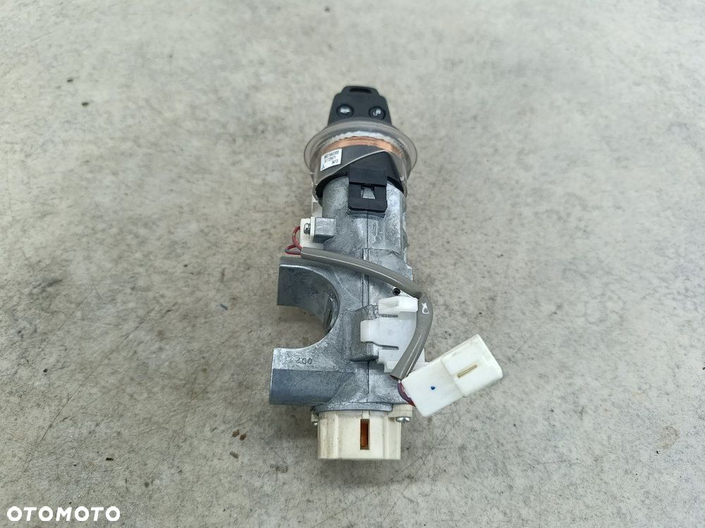 STACYJKA SUBARU FORESTER III 88215AG000  X1T25971 2.0 D - 6