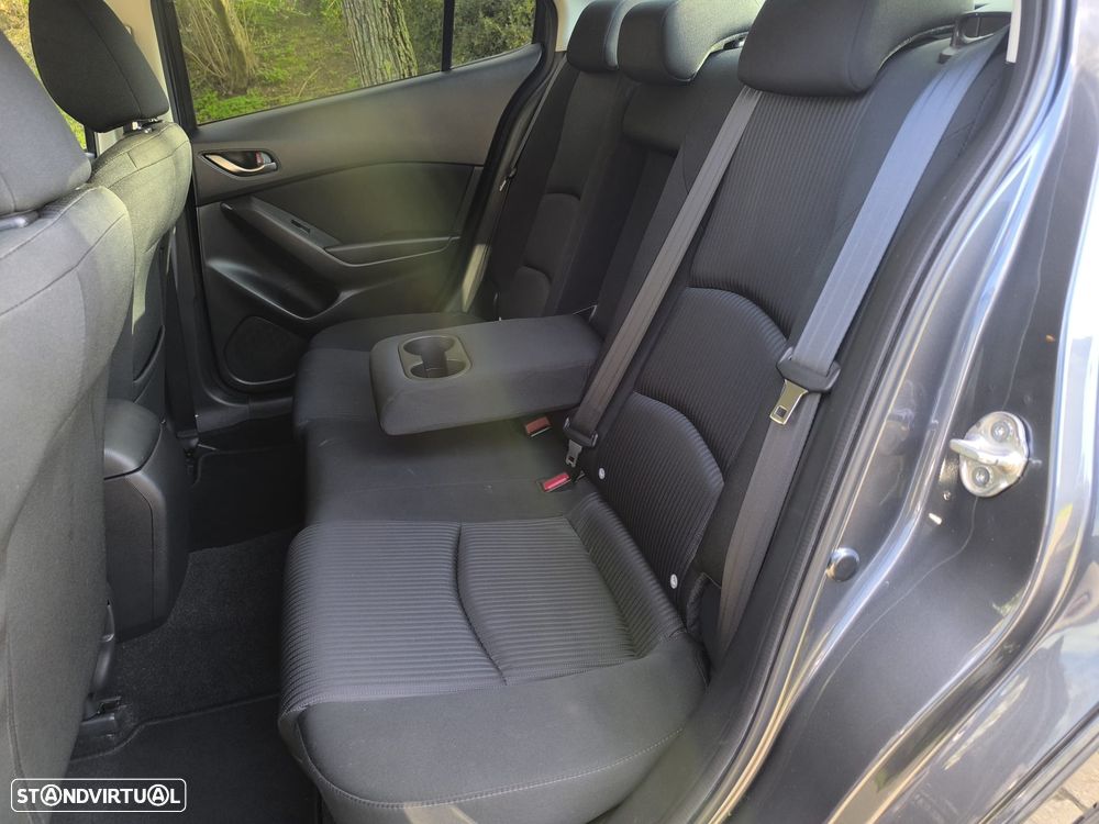 Mazda 3 Hatchback - 19
