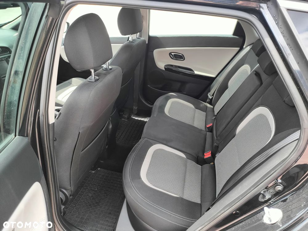 Kia Ceed - 16