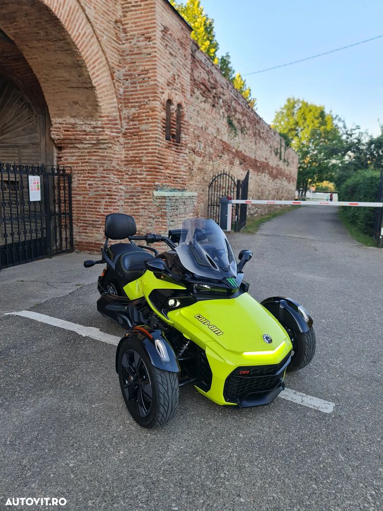 Can-Am Spyder - 1