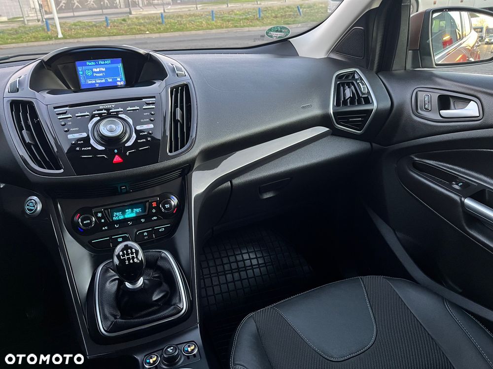 Ford Kuga 1.6 EcoBoost 2x4 Titanium - 14