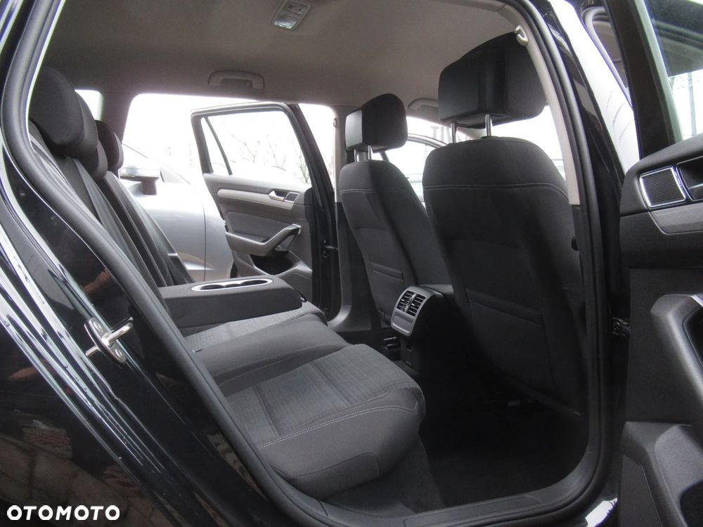 Volkswagen Passat 1.5 TSI EVO Business DSG - 9