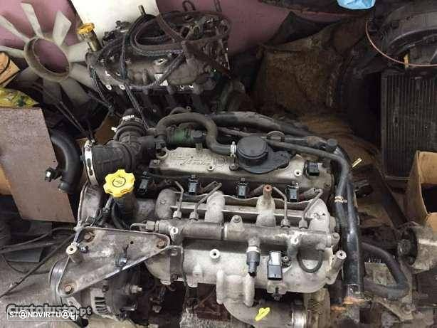 Motor + caixa de velocidades Chrysler Voyager/Grand Voyager 2.5 CRD - 4