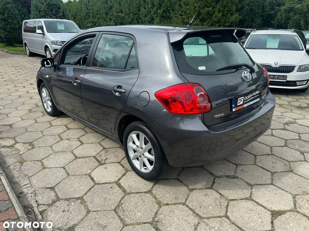 Toyota Auris 2.0 D-4D Executive - 4
