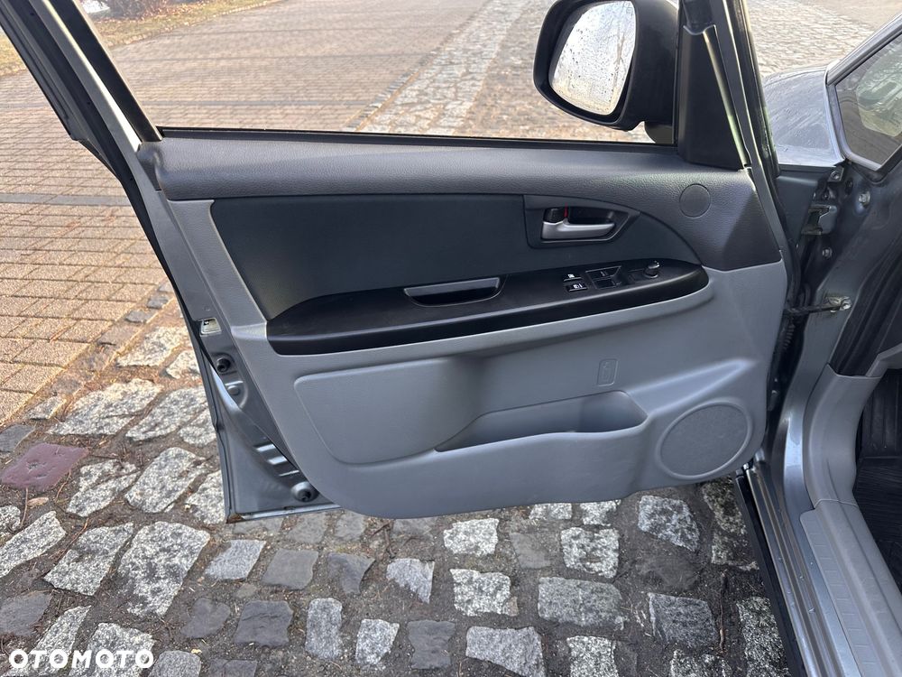 Suzuki SX4 - 12