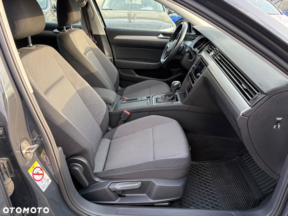 Volkswagen Passat - 22