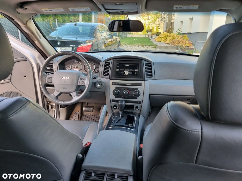 Jeep Grand Cherokee - 8