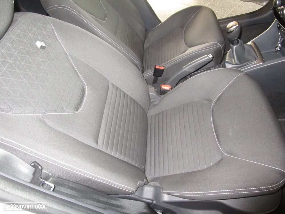 Renault Clio Sport Tourer 1.2 TCe GT Line - 17