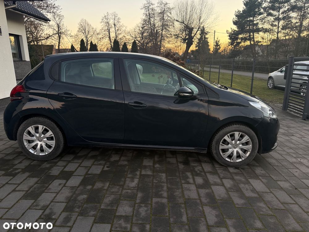 Peugeot 208 - 6