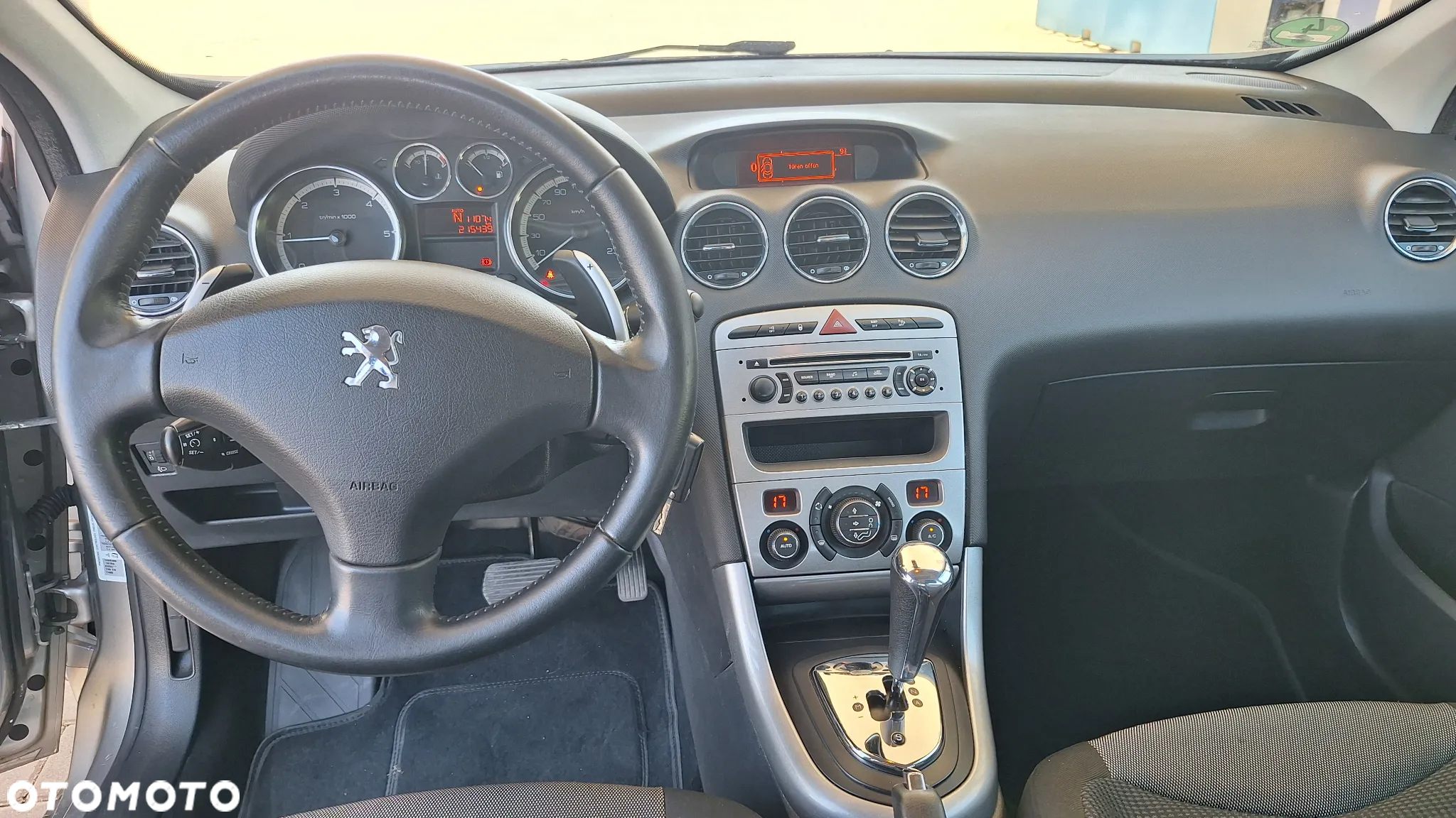 Peugeot 308 HDi FAP 110 EGS6 Platinum - 26