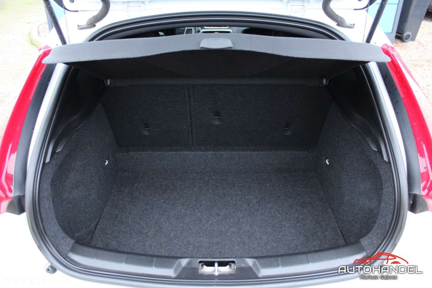 Volvo V40 - 18
