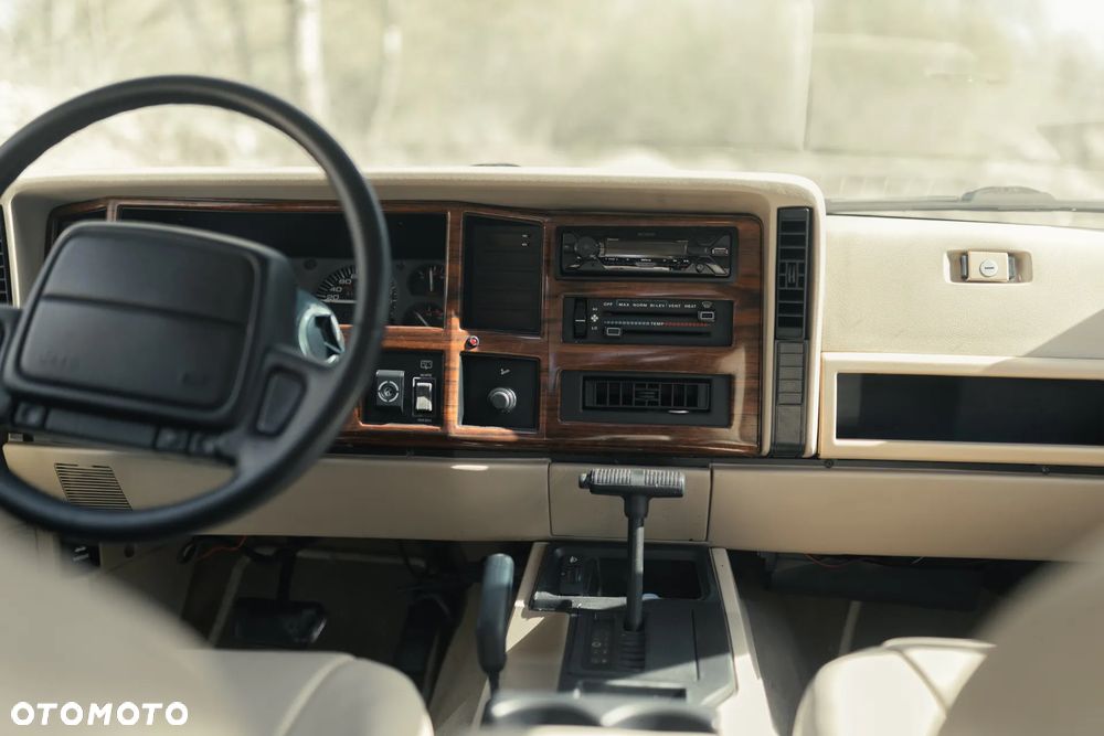 Jeep Cherokee 4.0 Limited - 24