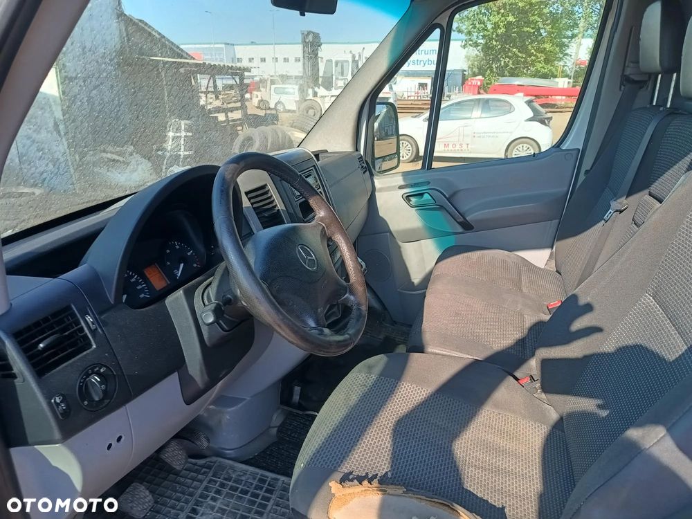 Mercedes-Benz Sprinter 906.211 EEV - 8