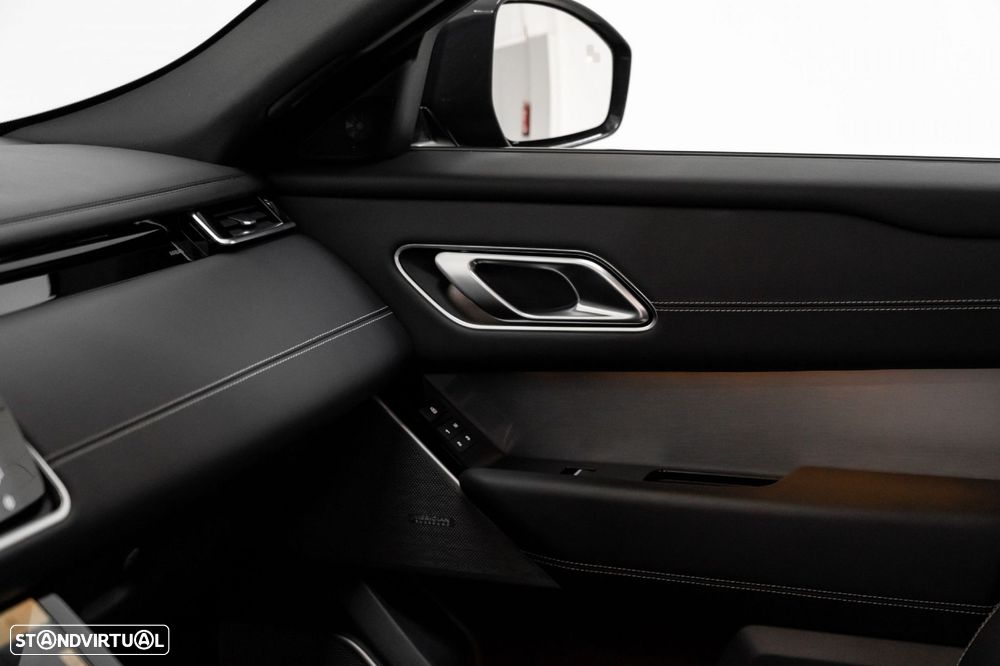 Land Rover Range Rover Velar 3.0 D300 AWD HSE - 31