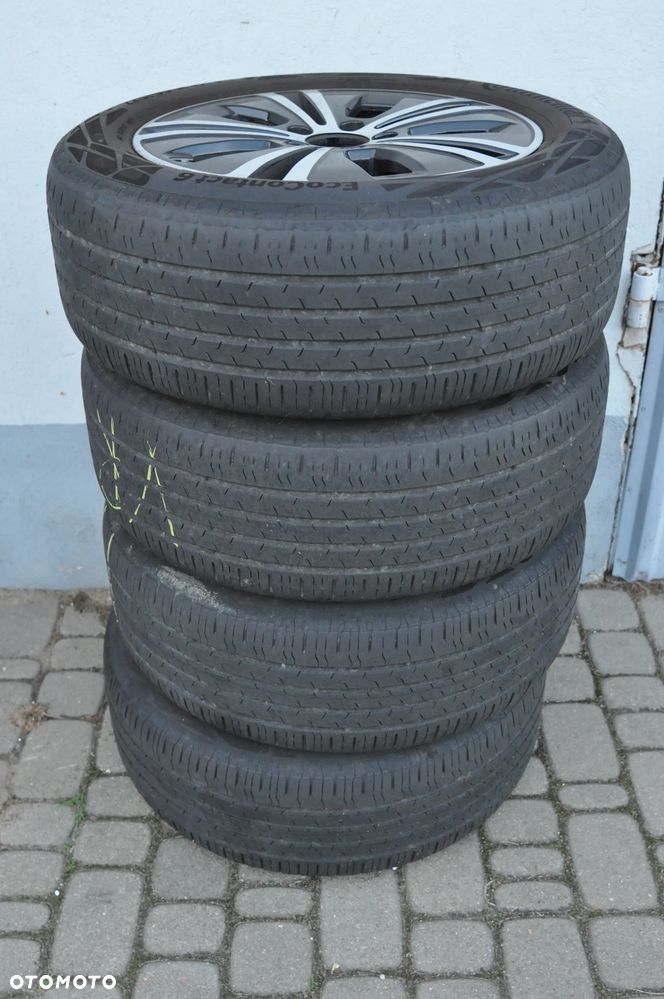 Mercedes-Benz Klasa E 300 d 4-Matic Avantgarde - 32