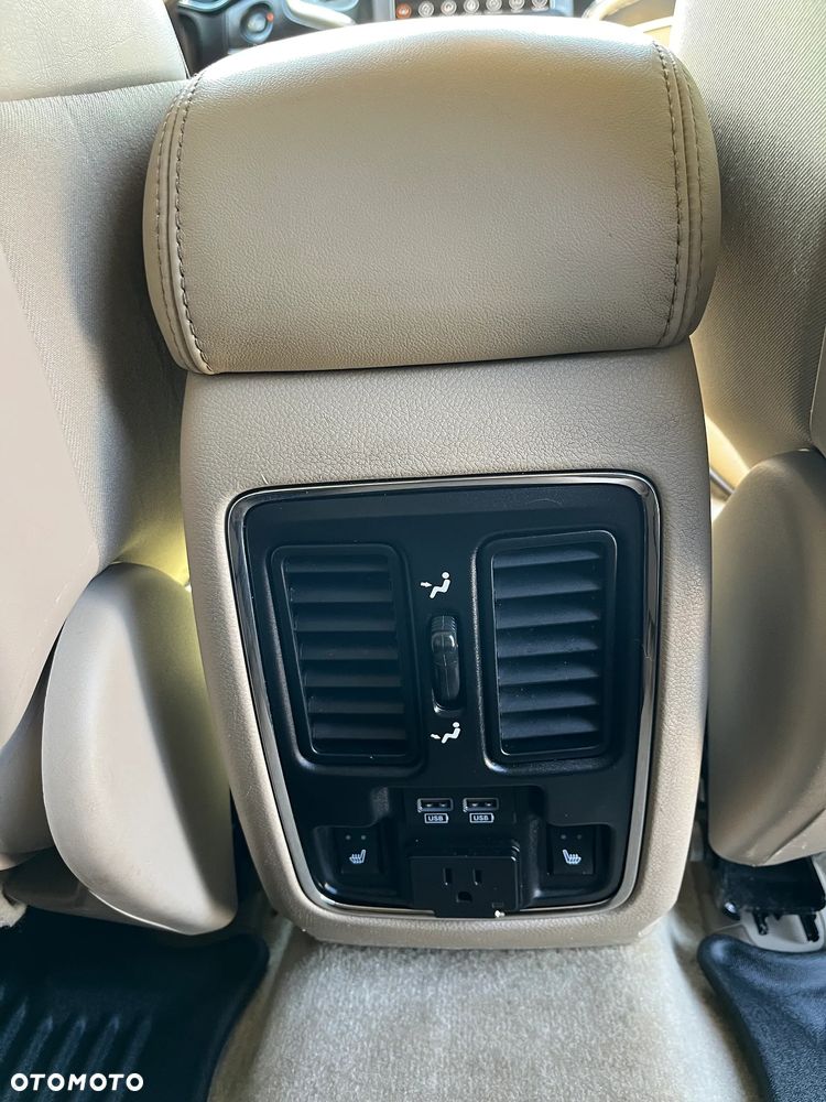 Jeep Grand Cherokee 5.7 V8 HEMI Overland Summit - 16