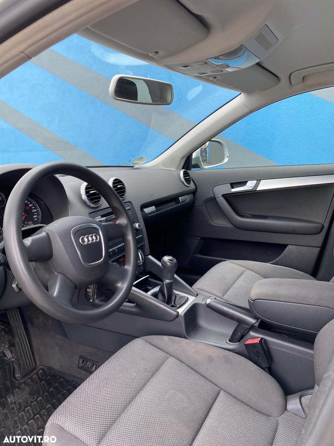 Audi A3 1.6 TDI Sportback Ambiente - 12