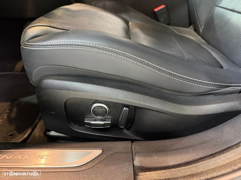 Jaguar XF 2.0 D200 R-Dynamic S AWD Aut. — fotografia 11