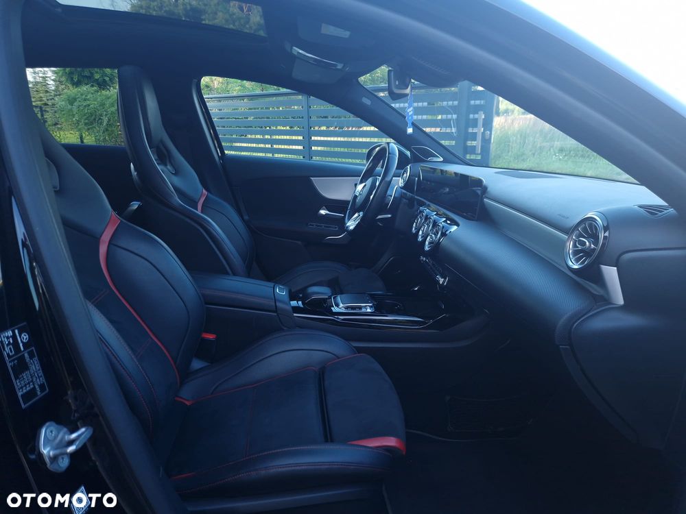 Mercedes-Benz Klasa A 35 AMG 4-Matic 7G-DCT - 24