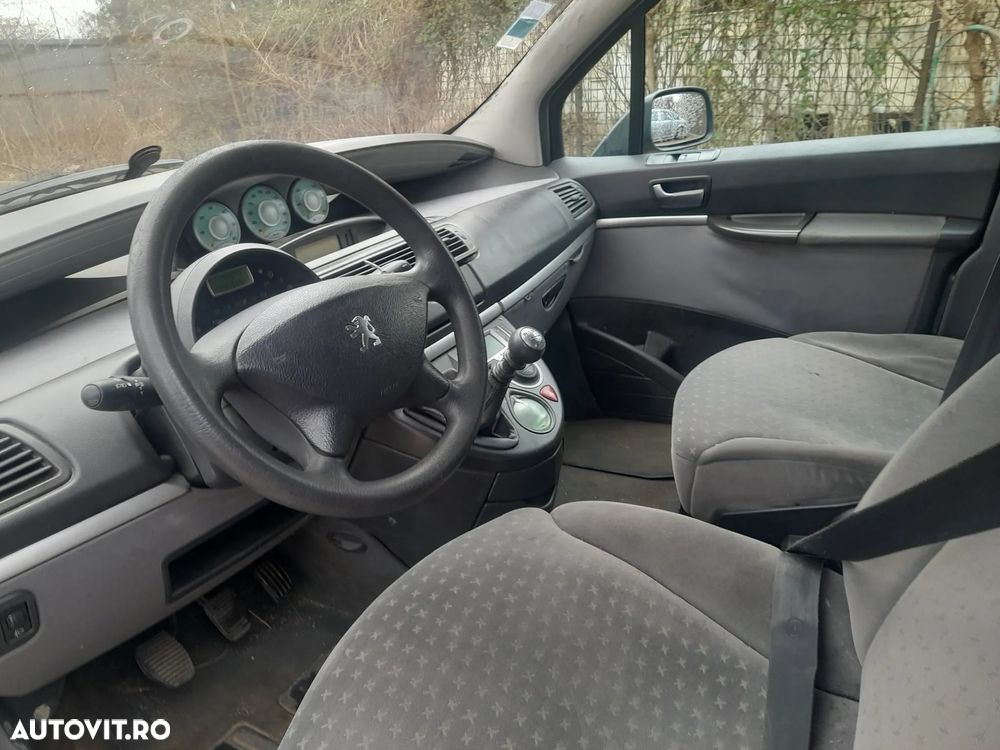 Peugeot 807 2.2HDi ST - 4