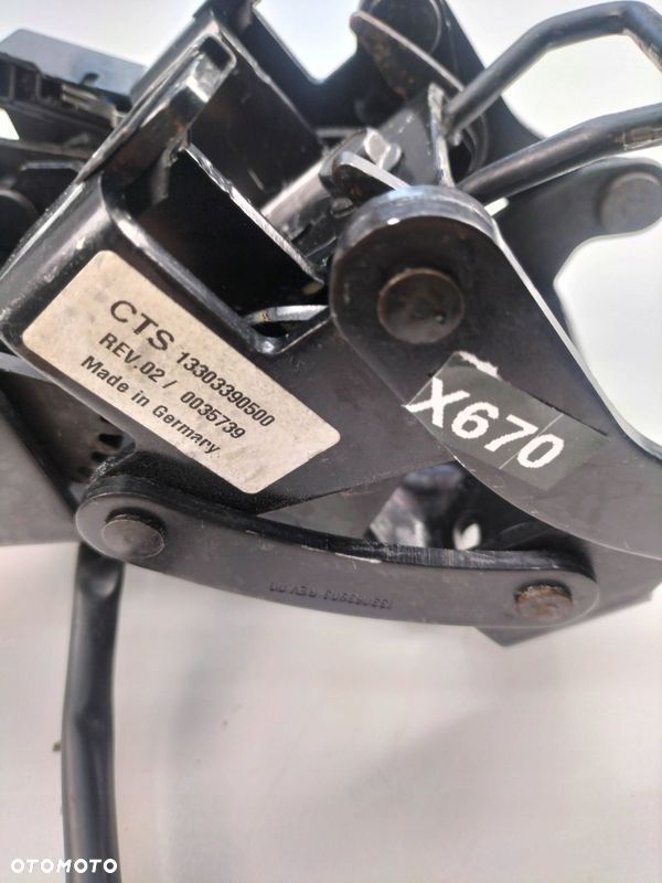 ZAMEK KLAPY TYLNEJ OPEL ASTRA H - 4