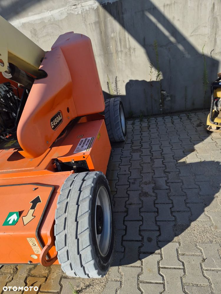JLG E450AJ - 3