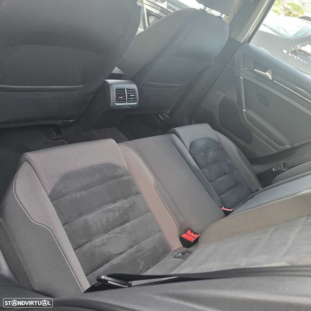 VW Golf 1.6 TDi Highline - 32