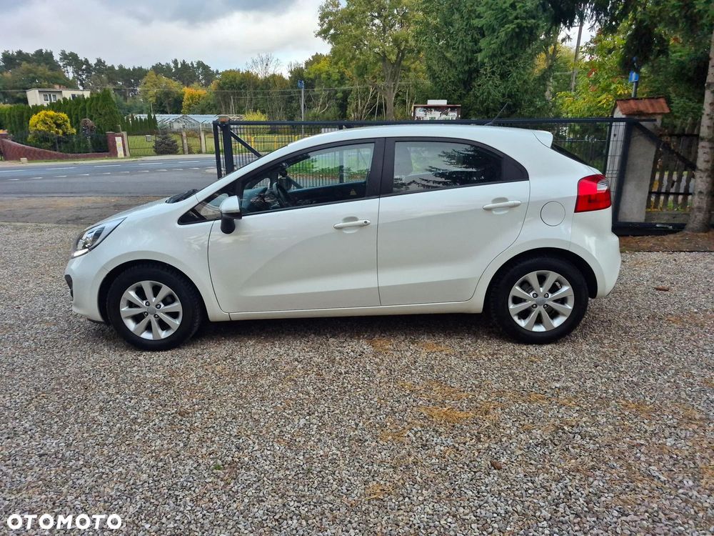 Kia Rio - 4