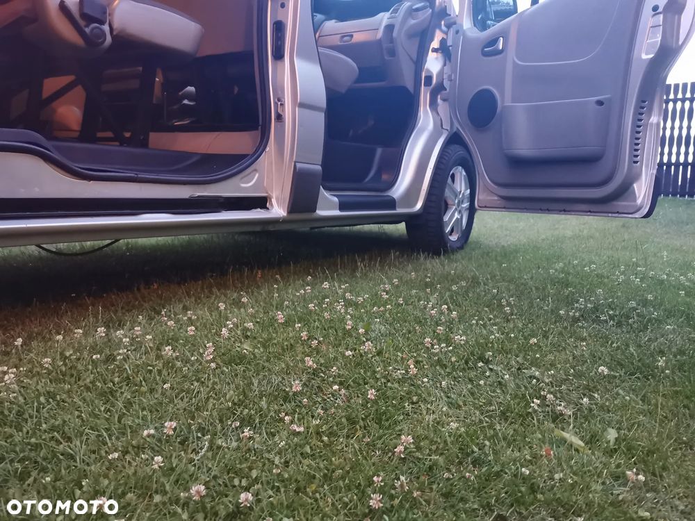 Opel Vivaro Tour Elegance L1H1 - 18