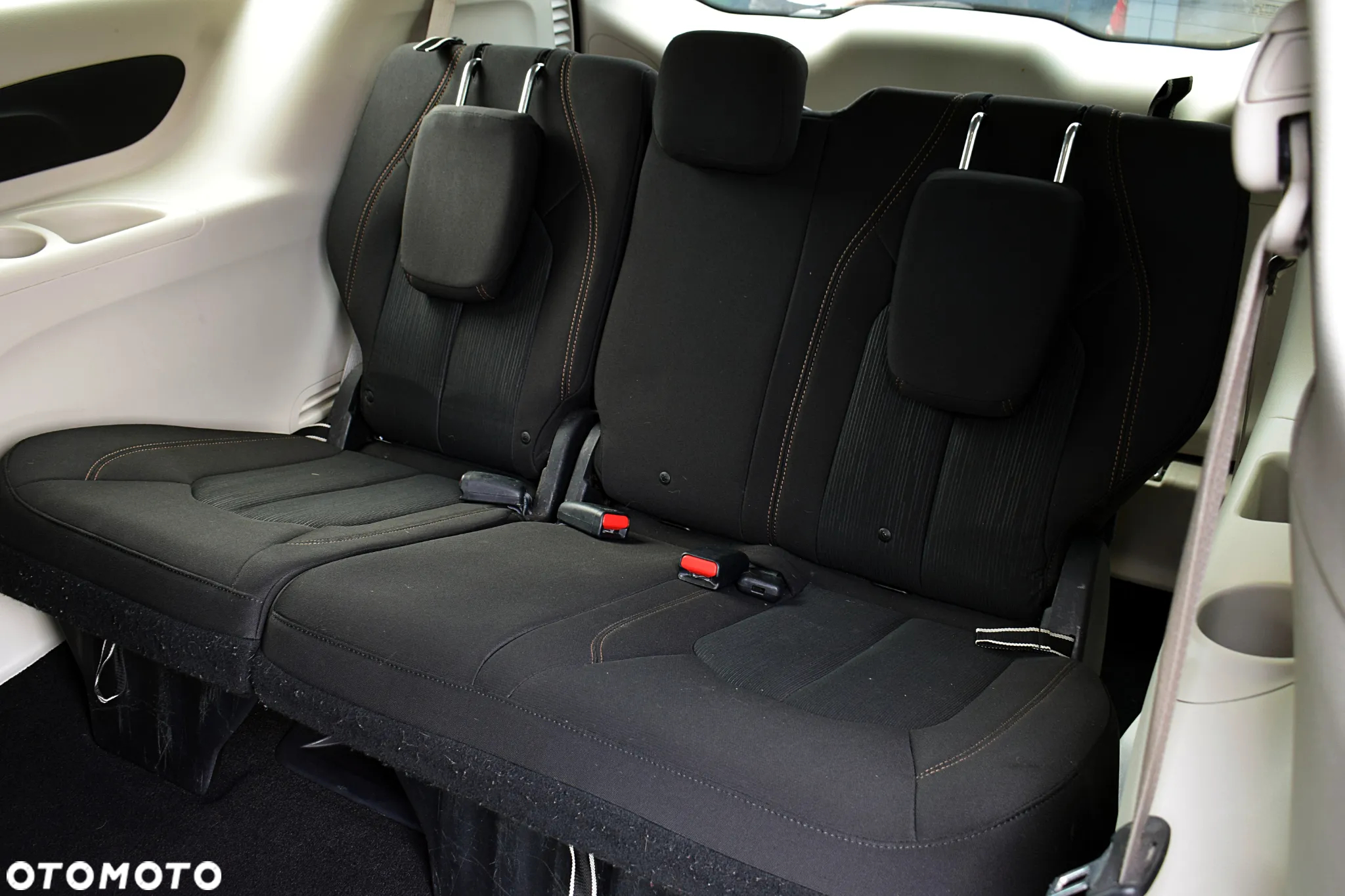 Chrysler Pacifica - 7