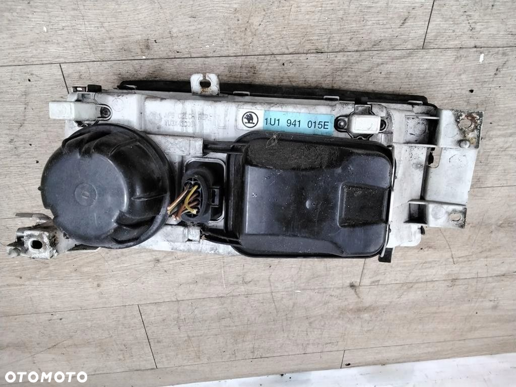 SKODA OCTAVIA LIFT LAMPA PRZÓD LEWA - 2