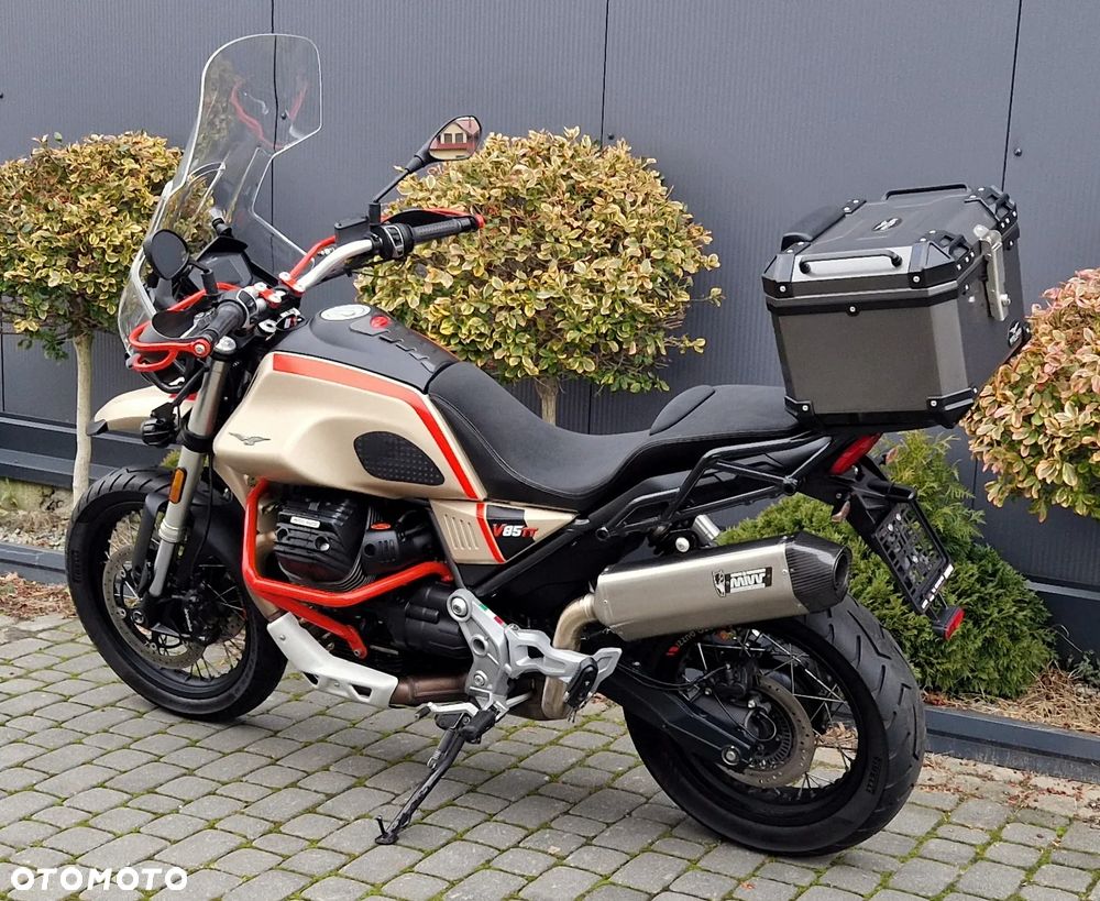 Moto Guzzi V85 - 7
