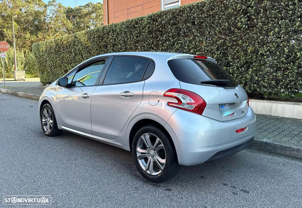 Peugeot 208 1.4 HDi SE Style - 17