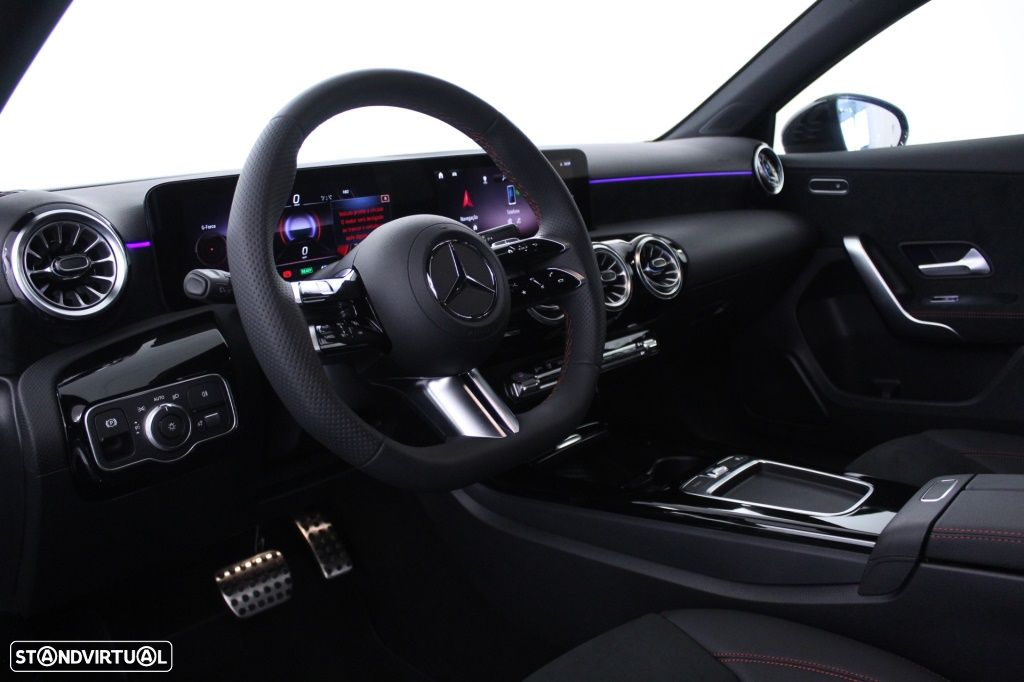 Mercedes-Benz A 250 e AMG Line - 21
