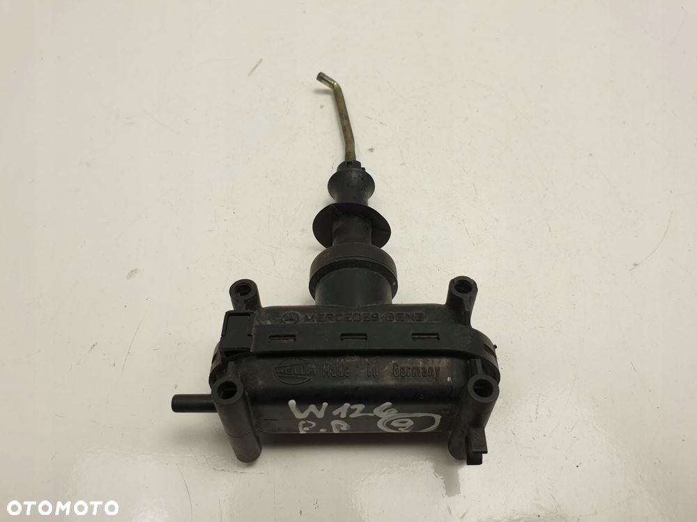 Mercedes W126 SEC SIŁOWNIK TYLNEGO ZAMKA Prawy tył - 2