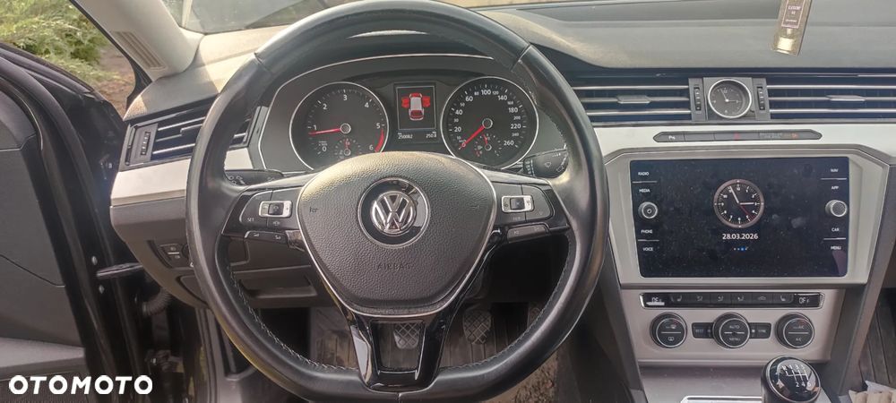 Volkswagen Passat 2.0 TDI BMT Comfortline - 29