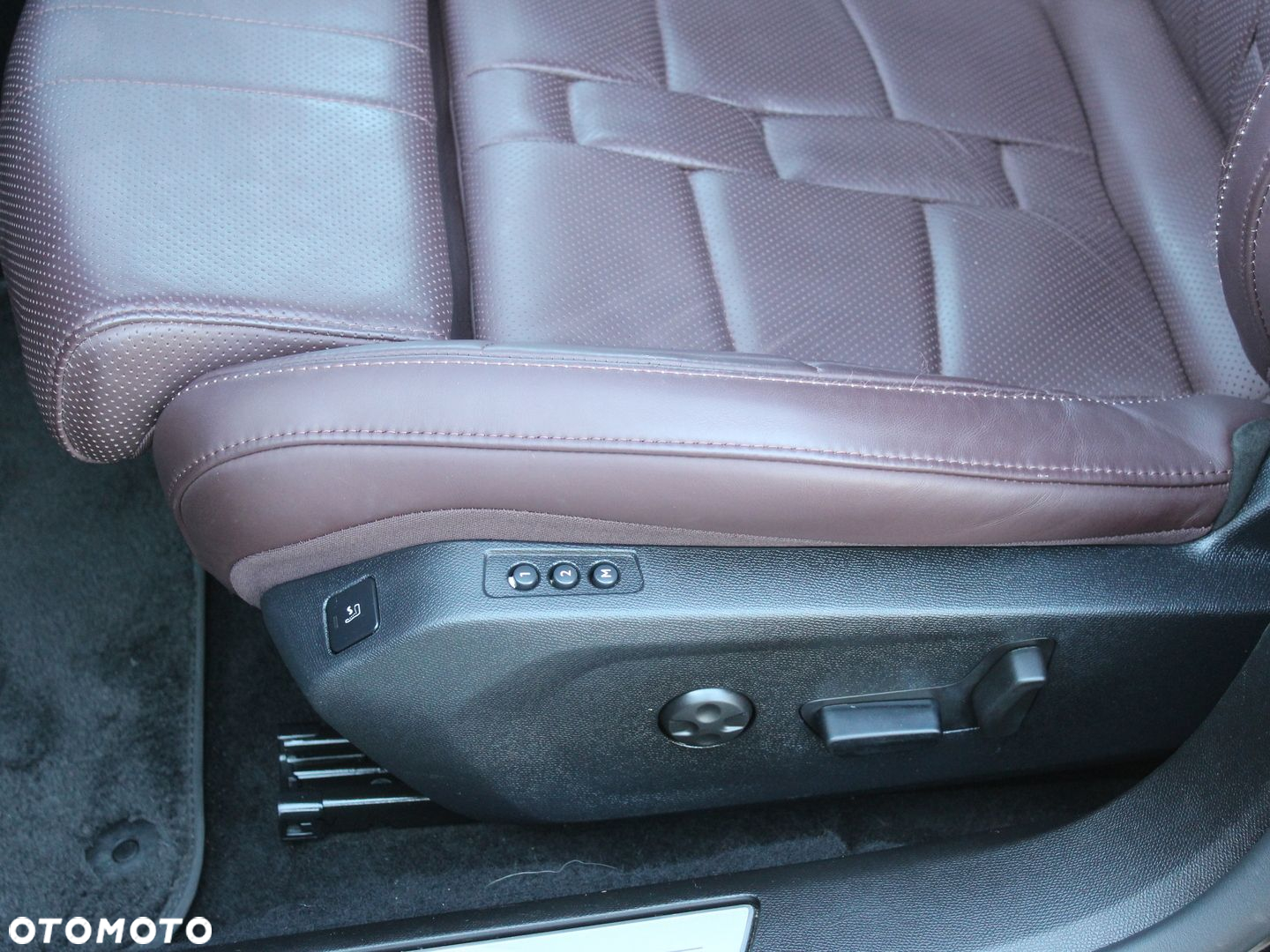 DS Automobiles DS 9 1.6 PureTech Rivoli + - 18
