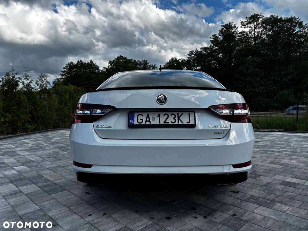 Skoda Superb 2.0 TDI 4x4 Sportline DSG - 10