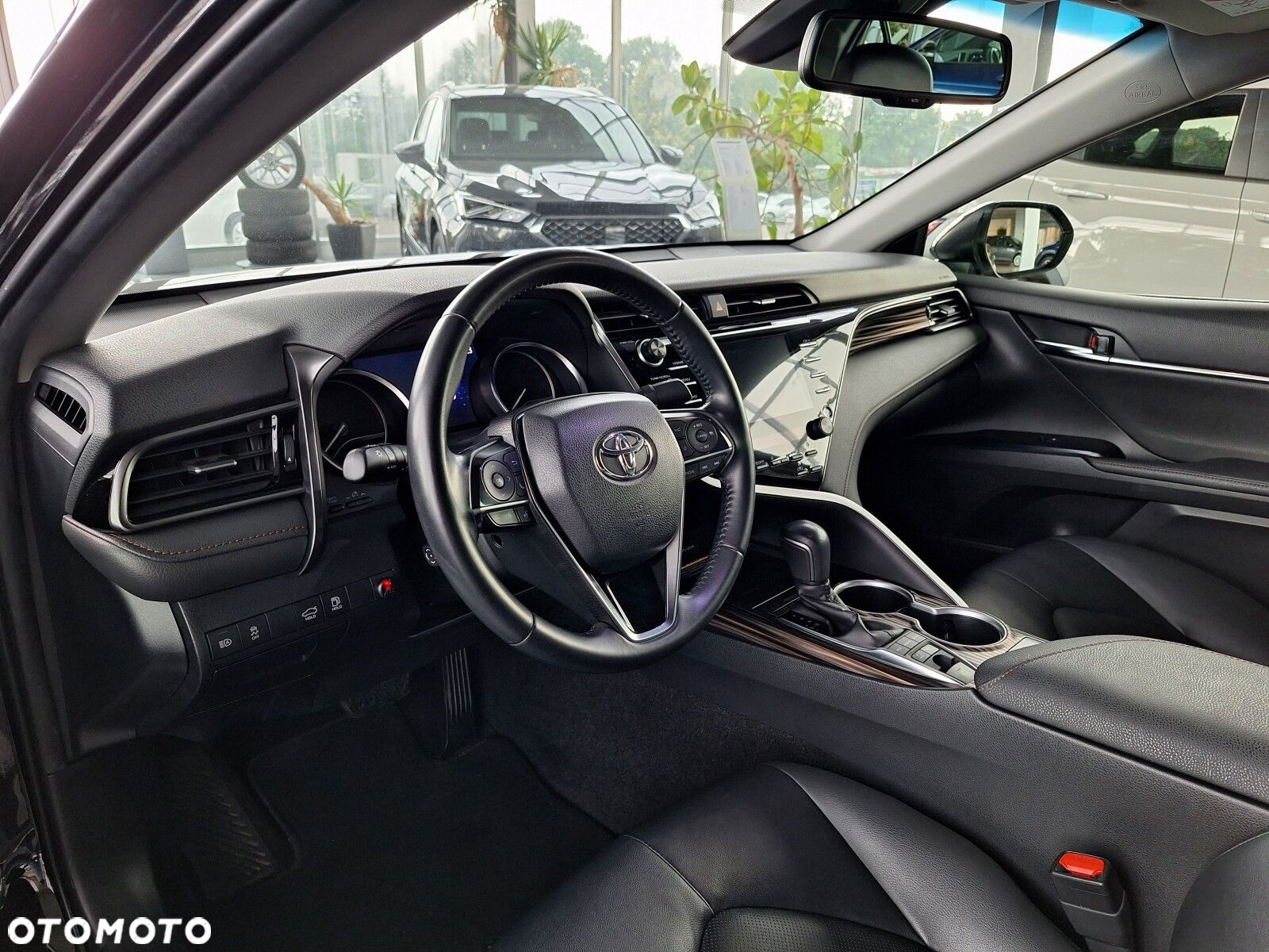 Toyota Camry 2.5 Hybrid Executive CVT - 16