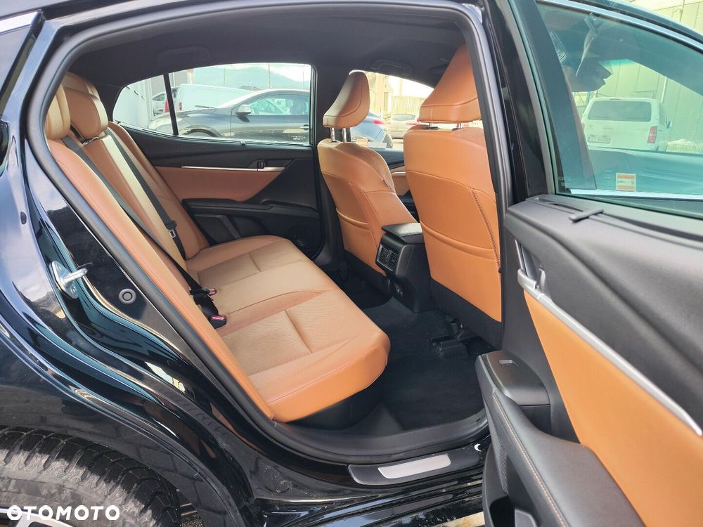 Toyota Camry - 13