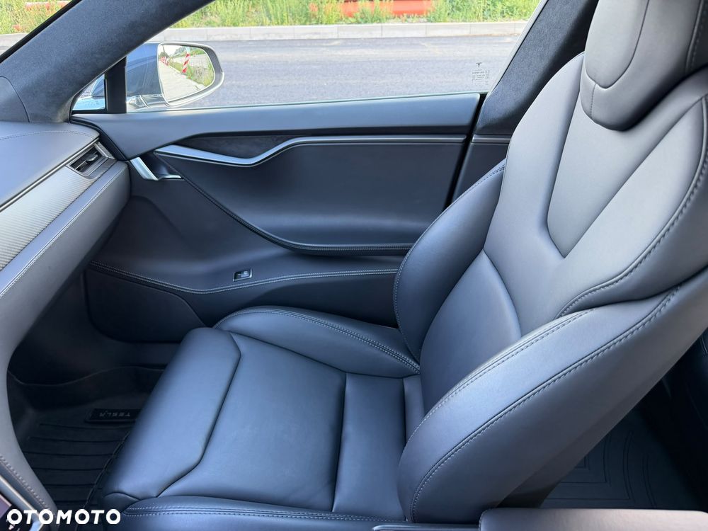 Tesla Model S - 22