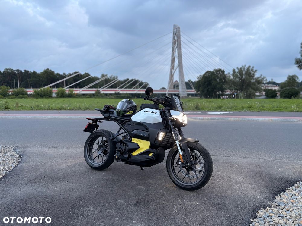 Can-Am Inny - 1