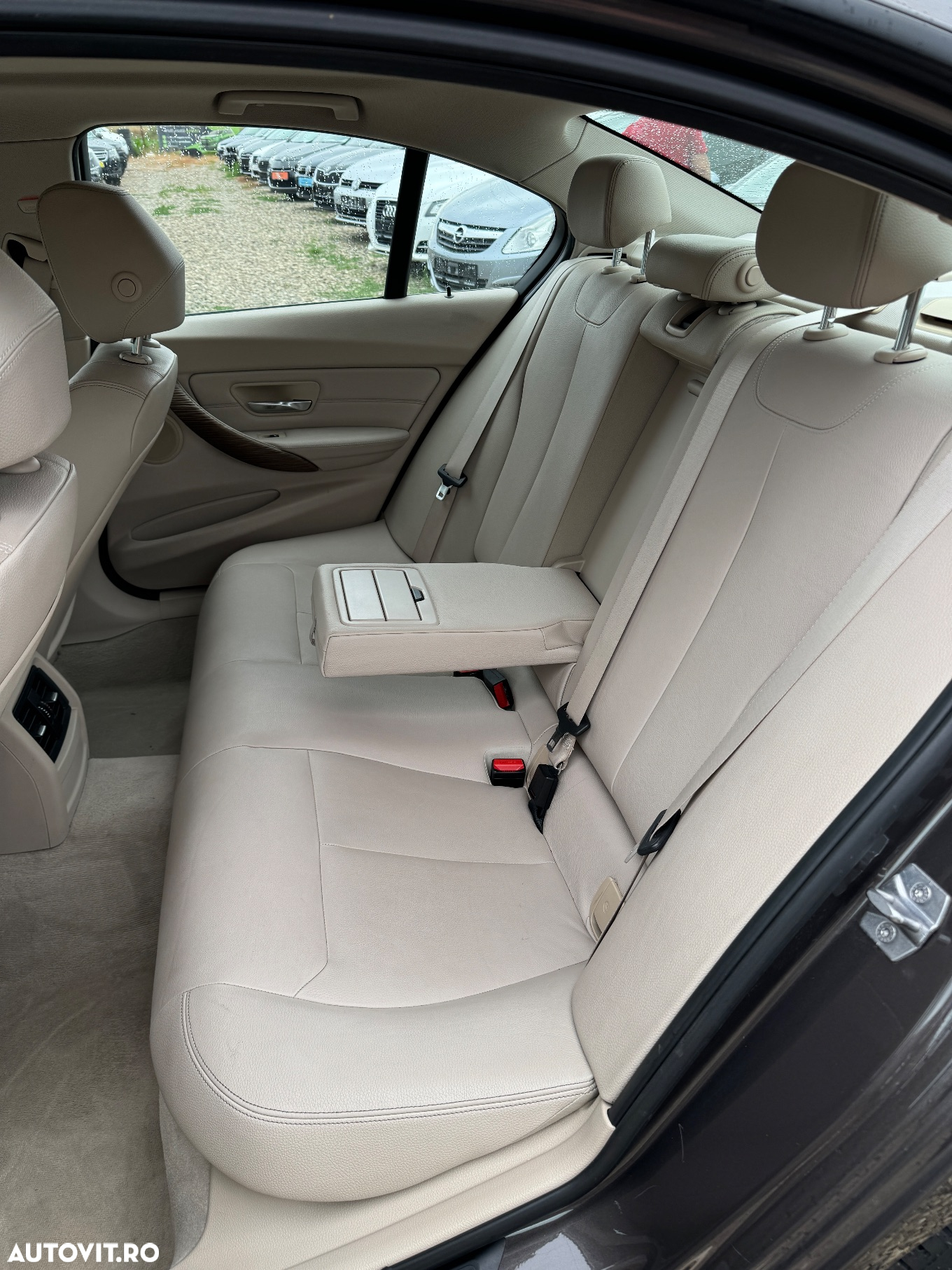 BMW Seria 3 320d Aut. Modern Line - 9