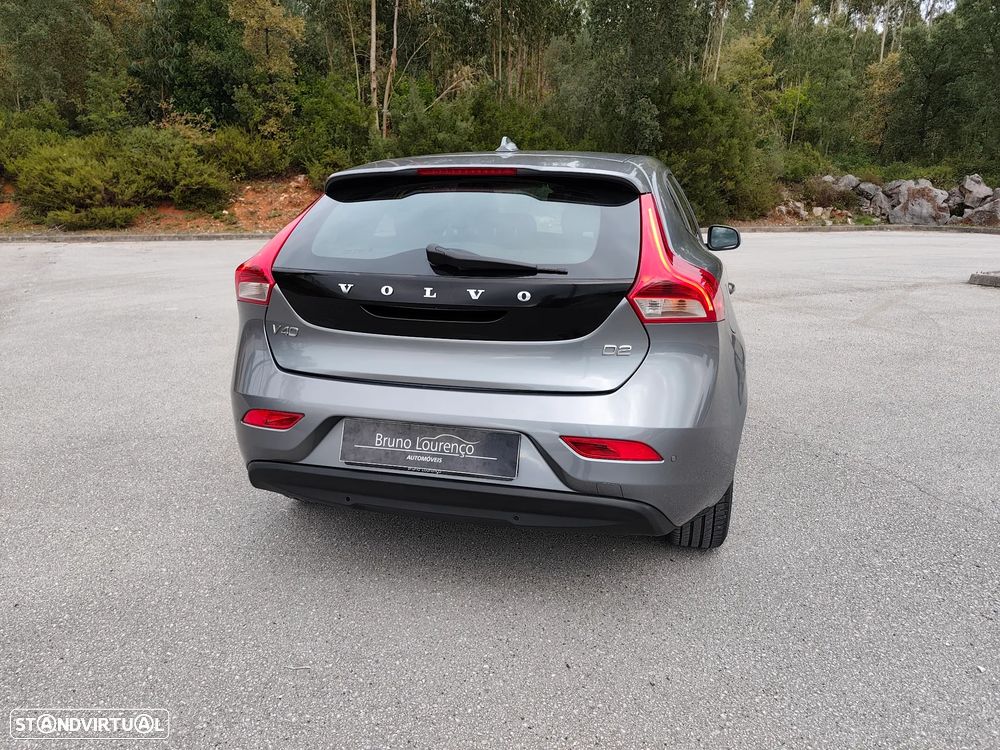 Volvo V40 D2 Momentum - 16