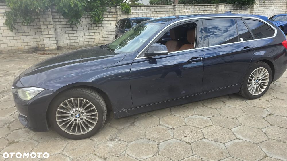 BMW Seria 3 330d Edition Luxury Line Purity