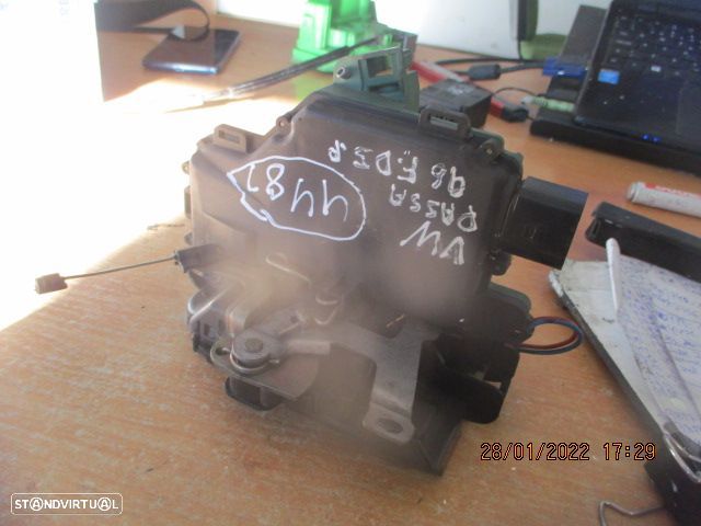 Fecho 6X1837014C VW PASSAT 1996 FD 8 Pinos - 4