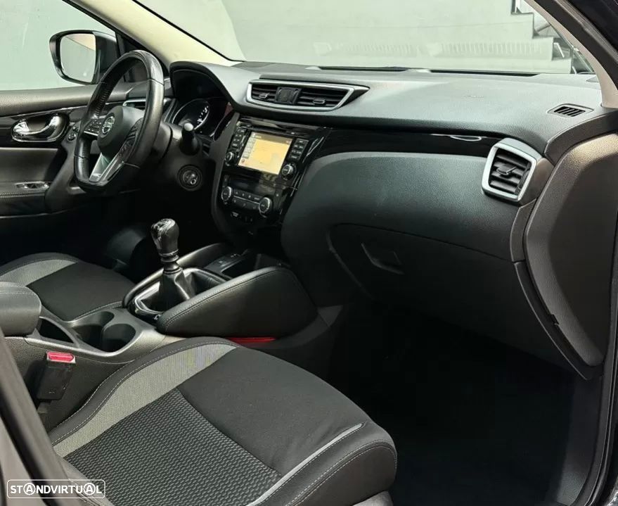 Nissan Qashqai 1.5 dCi N-Connecta - 6